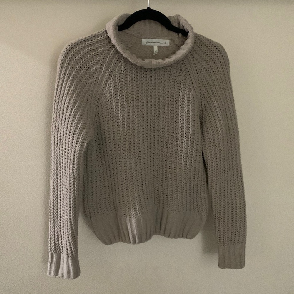 NWOT Generation k women’s turtleneck sweater medium